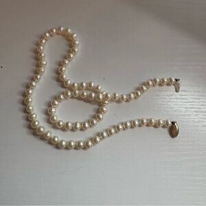 Vintage  Pearl Necklace with 14k Gold claps